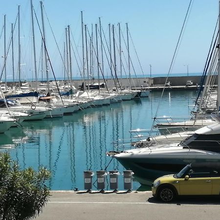 Joli Studio Bord De Mer, Clim, Balcon, Parking Prive Μεντόν Εξωτερικό φωτογραφία